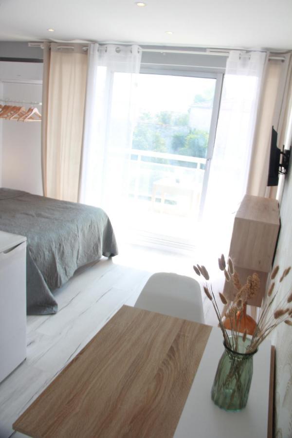 Les Palmiers - Appartement Avec Piscine Proche Plages - Wifi Et Clim Antibes Eksteriør billede
